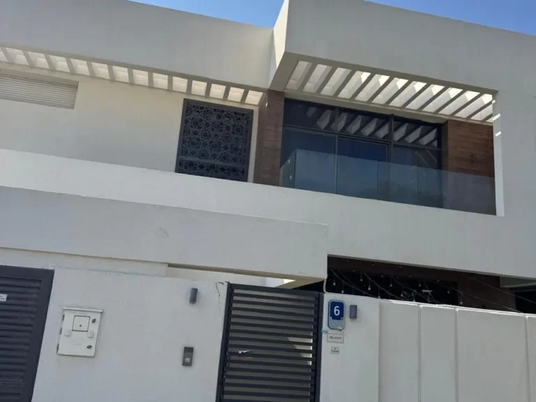 4BR Villa with Maids Room